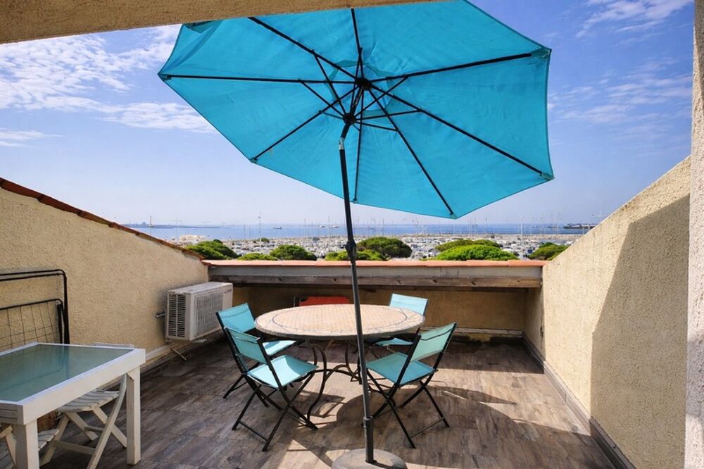 Duplex T3/4 climatisé  Vue mer & port  Terrasse 19 m²  Vendu meublé