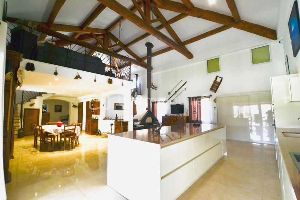 � vendre  Propri�t�/ch�teau La Verdi�re (83560)