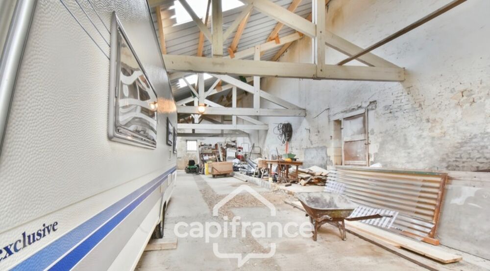 Ensemble Immobilier à vendre NUAILLE D'AUNIS (17) à vendre NUAILLE D'AUNIS, ensemble immobilier d'une surface de 591,64 m2, le t
