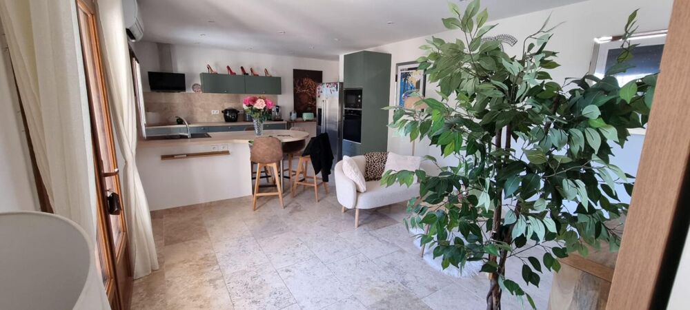 BAS DE VILLA T3, TERRASSE, JACUZZI ET STATIONNEMENT