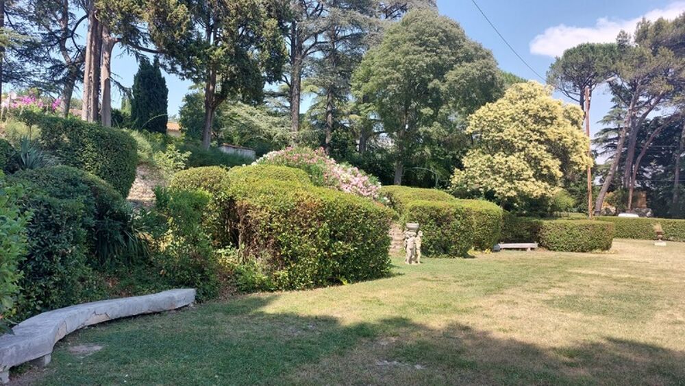 Maison avec studio indépendant et piscine  Cadre exceptionnel  Villeneuve-lès-Avignon