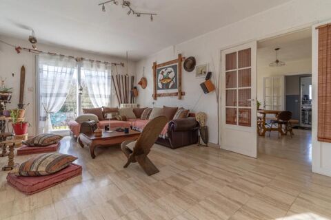   Spacieuse maison sans vis-�-vis � M�riel Maison - 8 pi�ce(s) - 197 m�