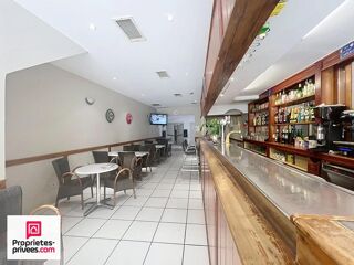  Immeuble � vendre 9 pi�ces 317 m�