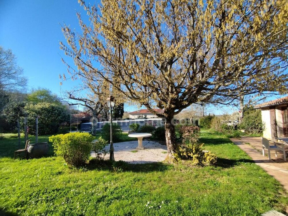 Vente Maison Charente, proche La Rochefoucauld, maison 200 m², piscine couverte avec terrain 5529 m² Rivieres