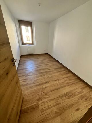  Appartement à louer 3 pièces 70 m²