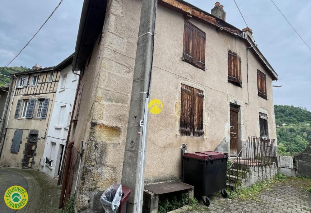 Maison 9 pièces 200 m² · à Thiers · 200 m² · 32 500 €