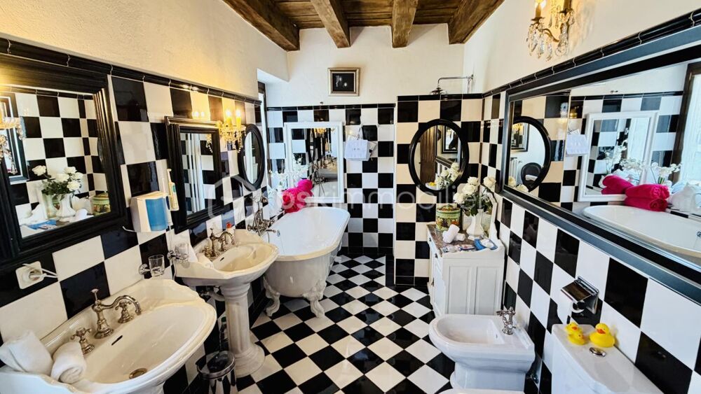 à vendre  Propriété/château Saint-Jorioz (74410)