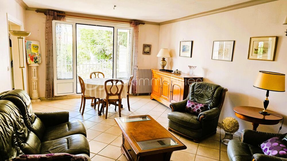 UNE MAISON AUX VOLUMES GÉNÉREUX ET AU POTENTIEL RARE À VERT-LE-GRAND