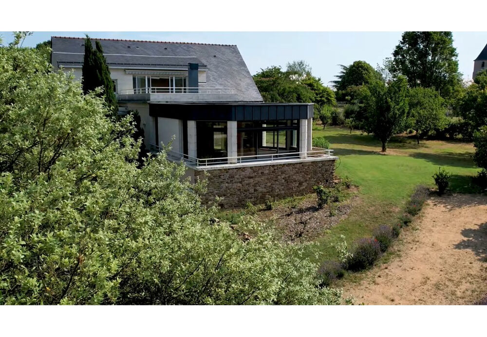 Vente Maison Maison d'architecte La Chapelle Saint Laud 8 pièces 244 m2 La chapelle saint laud