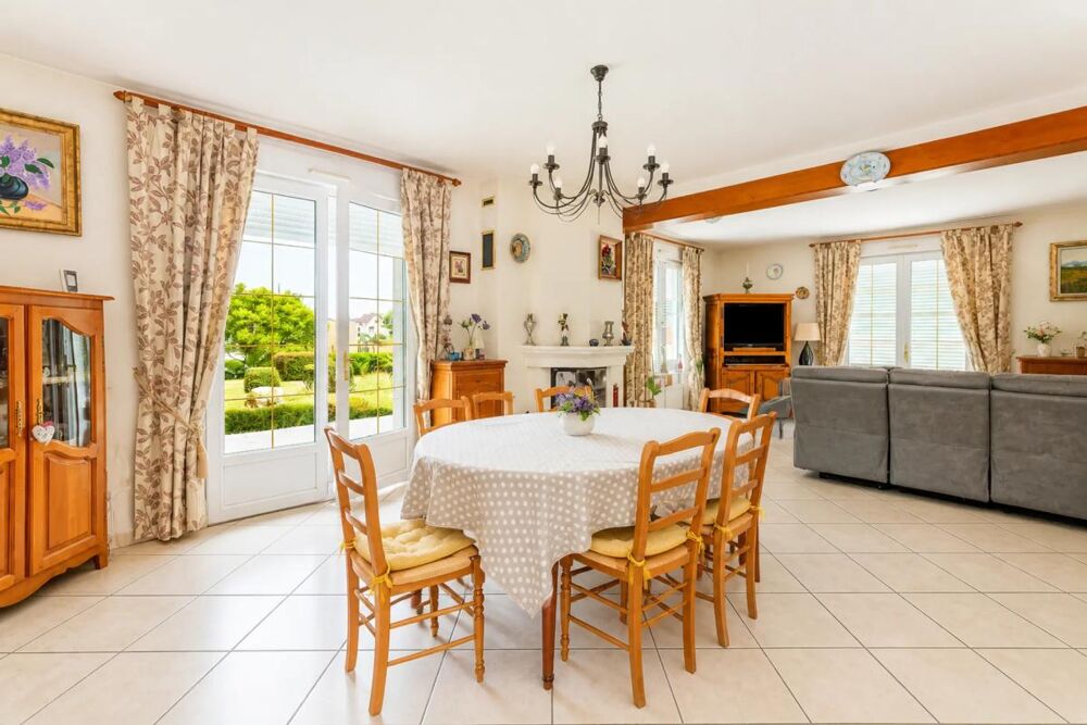 Maison de 7 pièces de 176 m² à Nouans-les-Fontaines