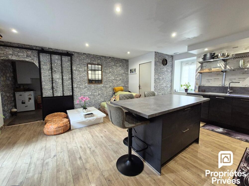Collonges (01550) - Maison de village rénovée 4 pièces de 93 m² avec loggia et parking privatif