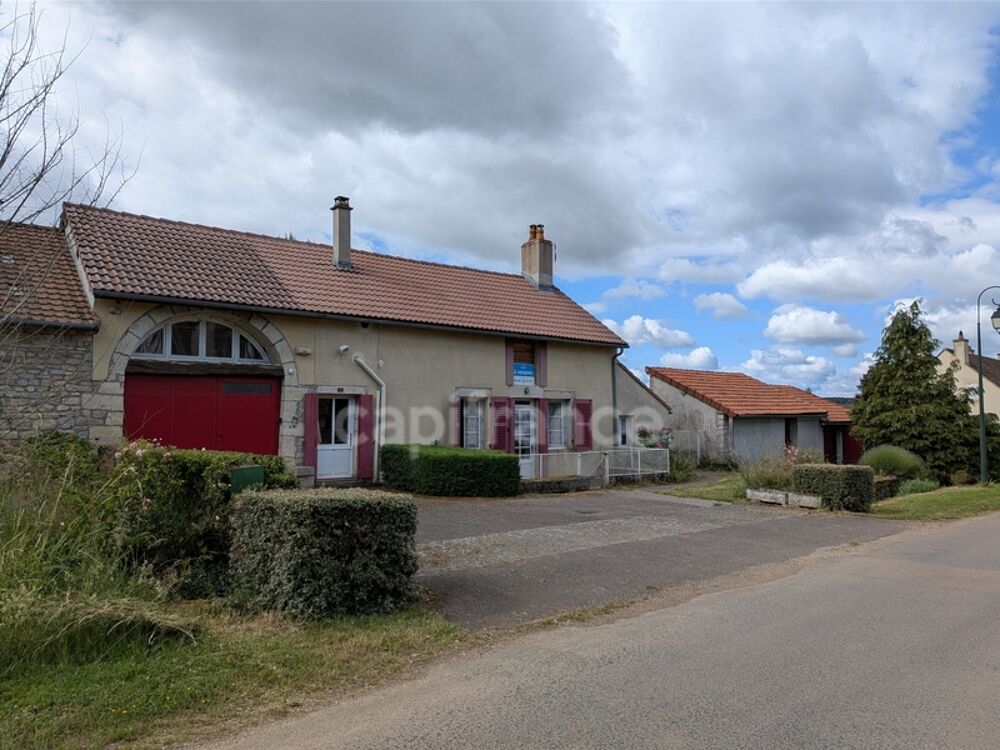Vente Maison Maison de village de 5 pièces avec dépendances Missery