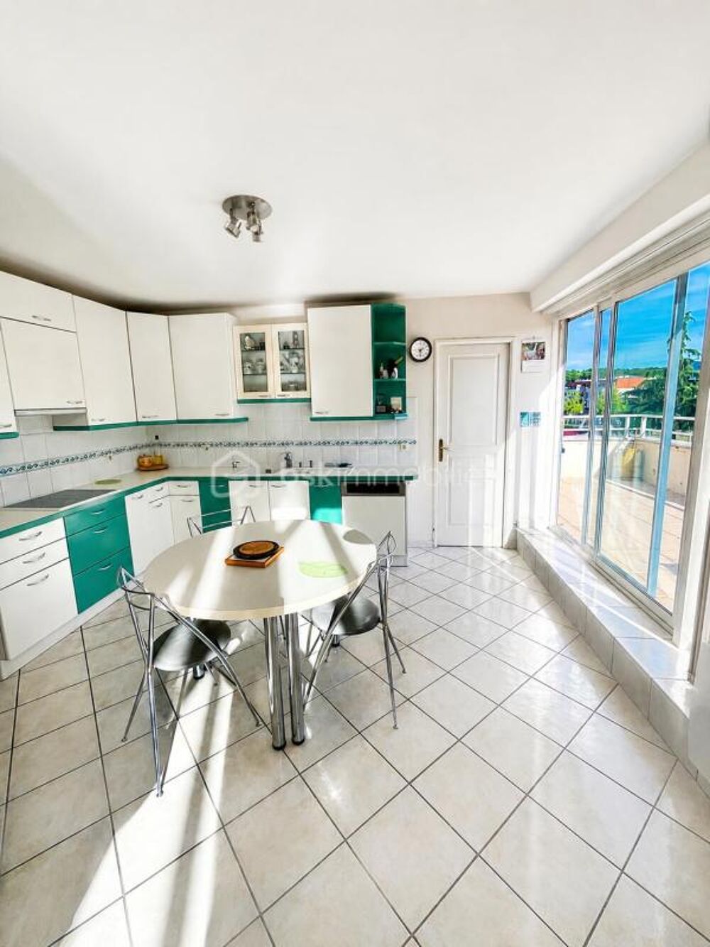 Vente Duplex/Triplex Entre maison et appartement : un duplex d'exception avec grande terrasse Ozoir la ferriere