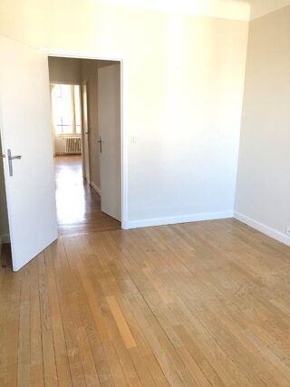  Appartement à louer 4 pièces 83 m²