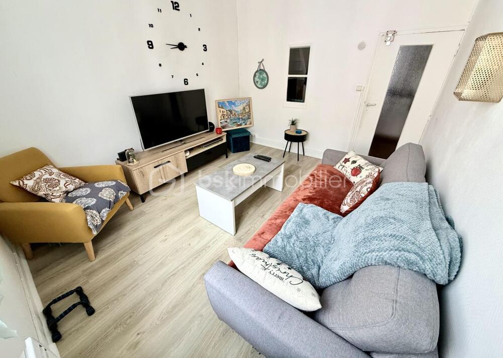 Vente Immeuble Ensemble Immobilier avec Local Commercial + Appartements Marines