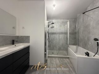  Appartement à louer 4 pièces 92 m²