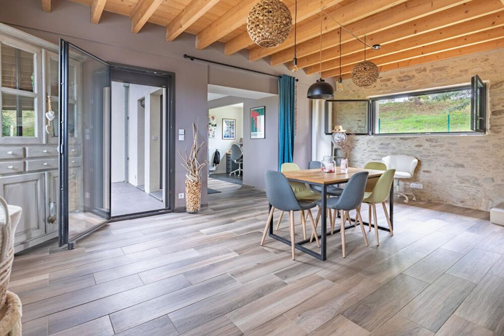 Maison Gorges 5 P . 3 Chs . Bureau . Garage . 135.89 M² . T 667 M² . Terrasses . Préau . Abri