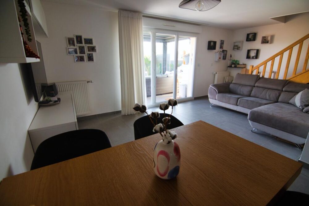 Location Maison Belle maison meublée 3 chambres avec jardin – Pregnin Saint genis pouilly