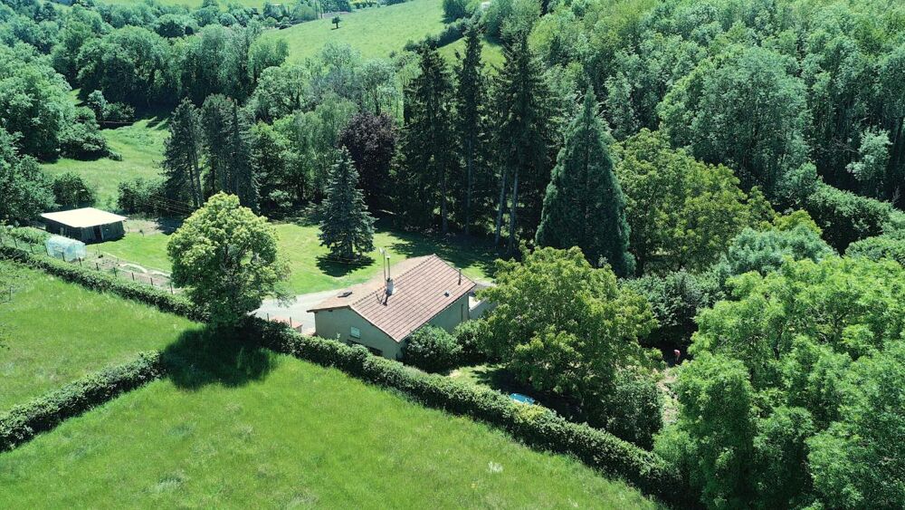 Maison en pleine nature sur un terrain arboré de 3551 m²