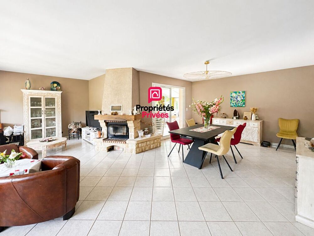 Propriété familiale avec piscine chauffée et parc arboré