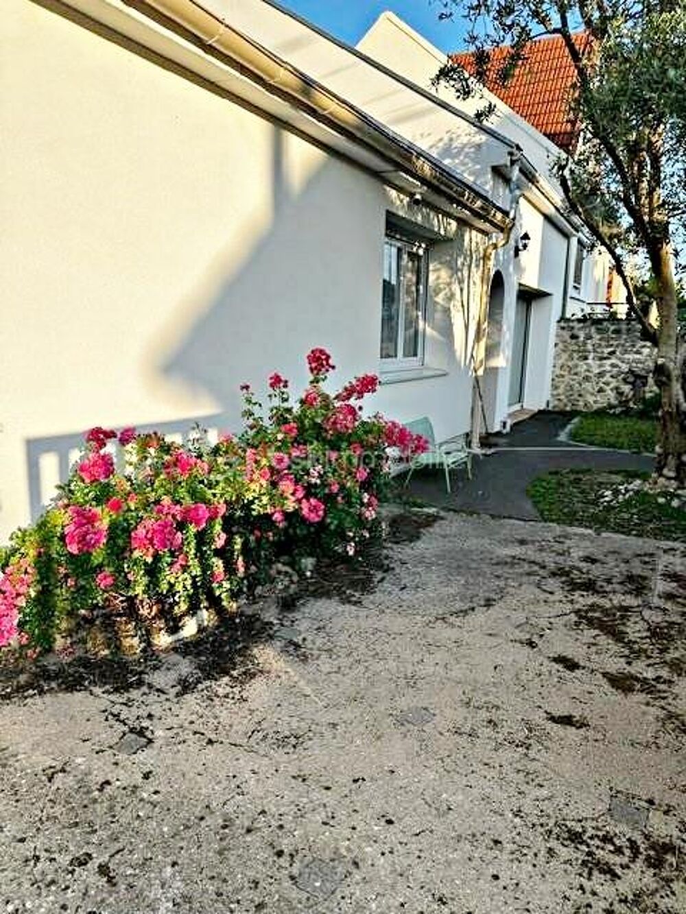 CHARMANTE MAISON FAMILIALE DANS UN QUARTIER PAVILLONNAIRE
