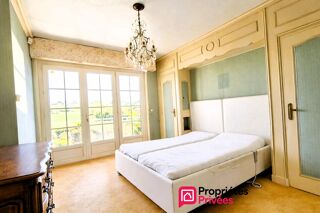  Maison à vendre 8 pièces 227 m²