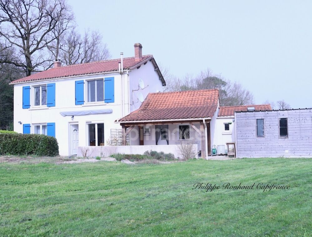 Maison à vendre 7 pièces PUY DE SERRE (85)