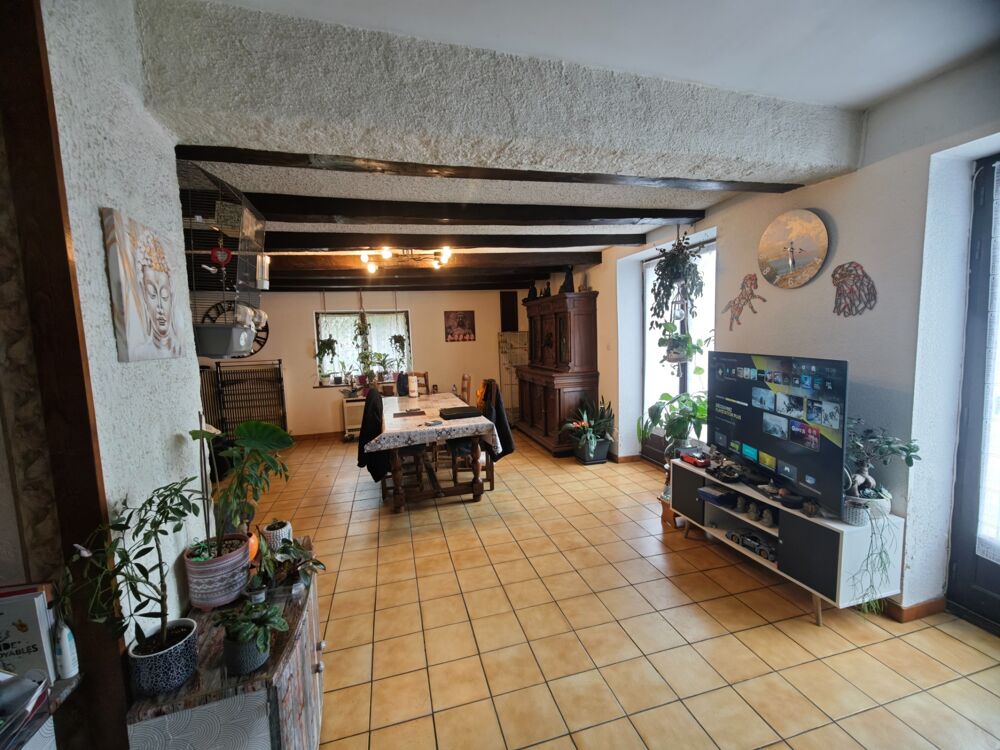 Maison 8 pièces 221 m² · à Dole · 221 m² · 257 000 €