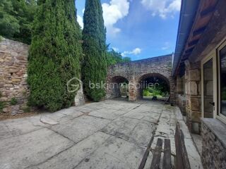  Maison  vendre 15 + pices 400 m