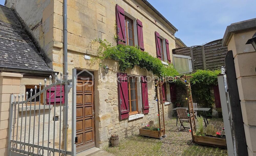 Maison en pierre avec cour exposée plein sud
