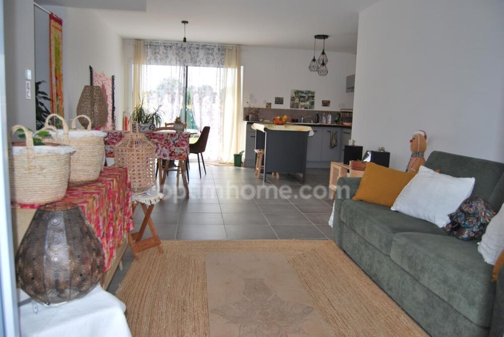 Vente Maison Belle maison de plain pied comprenant 3 chambres avec un DPE A Rouillac