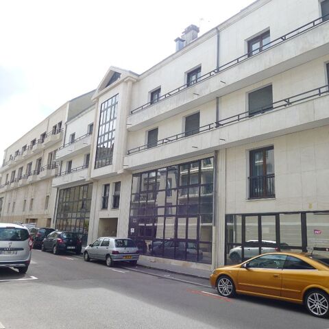  Parking / Garage � louer 