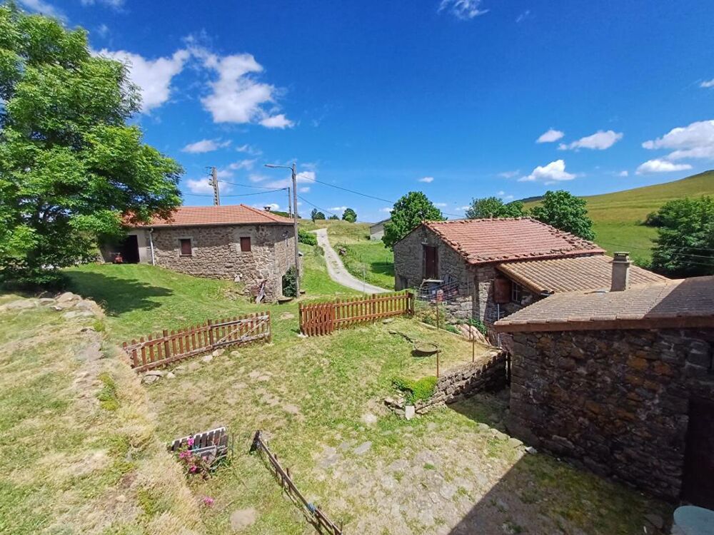 Maison de 100m² en pierres avec dépendances