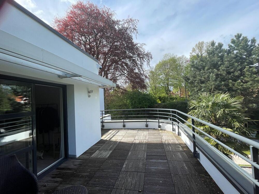 à vendre  Propriété/château Croix (59170)