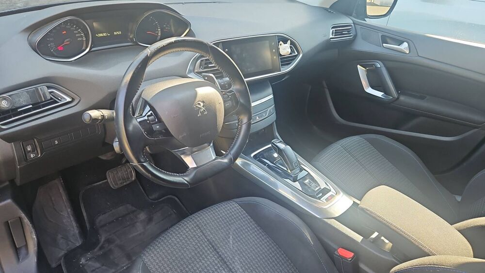 308 1.2 PureTech 130 EAT8 Style - Automatique 2019 occasion 17000 La Rochelle