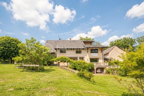   Maison de caractère de 250 m² avec 3 gîtes indépendants à fort potentiel touristique Maison - 15 + pièce(s) - 450 m²