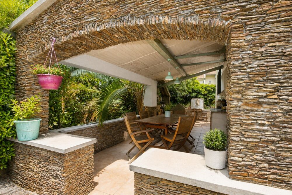 LA SEYNE SUR MER (83) - 1 MAISON DE 2 APPARTEMENTS - 190M² - 1,5KM DU PORT - 3KM DES SABLETTES