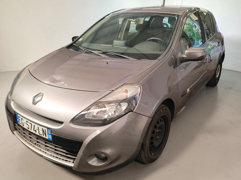 Clio III 1.5 DCI 85 EXPRESSION 5P 2010 occasion 06640 Saint-Jeannet