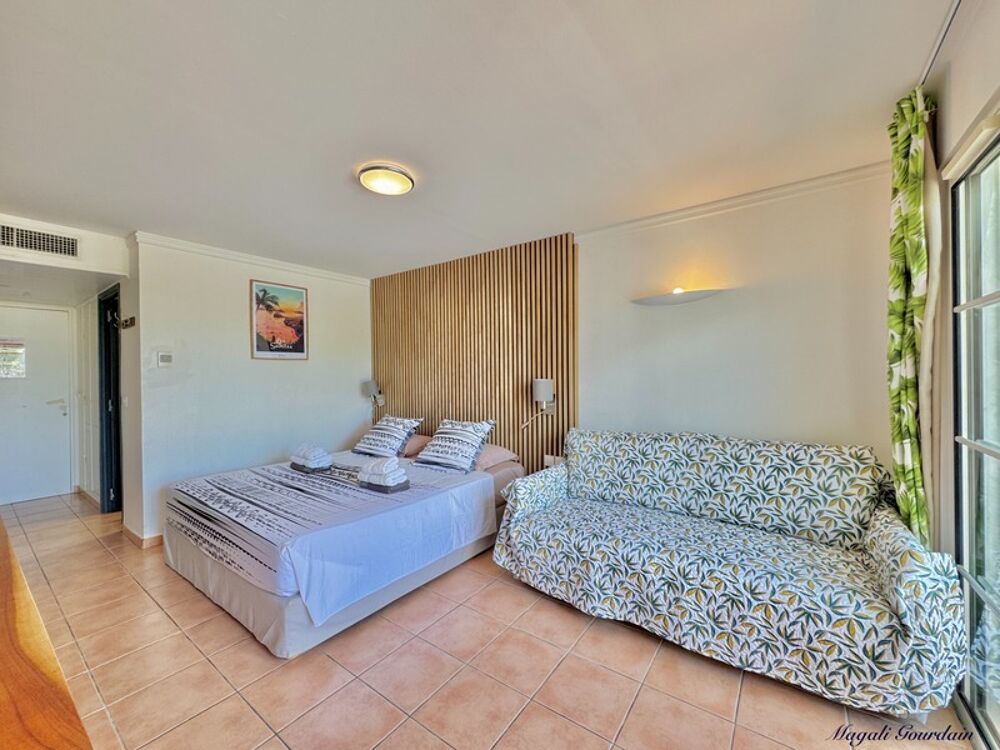 Vente Appartement A VENDRE - CHARMANT STUDIO RENOVE AU COEUR D'UN CADRE TROPICAL RECHERCHE - SAINTE ANNE Sainte anne