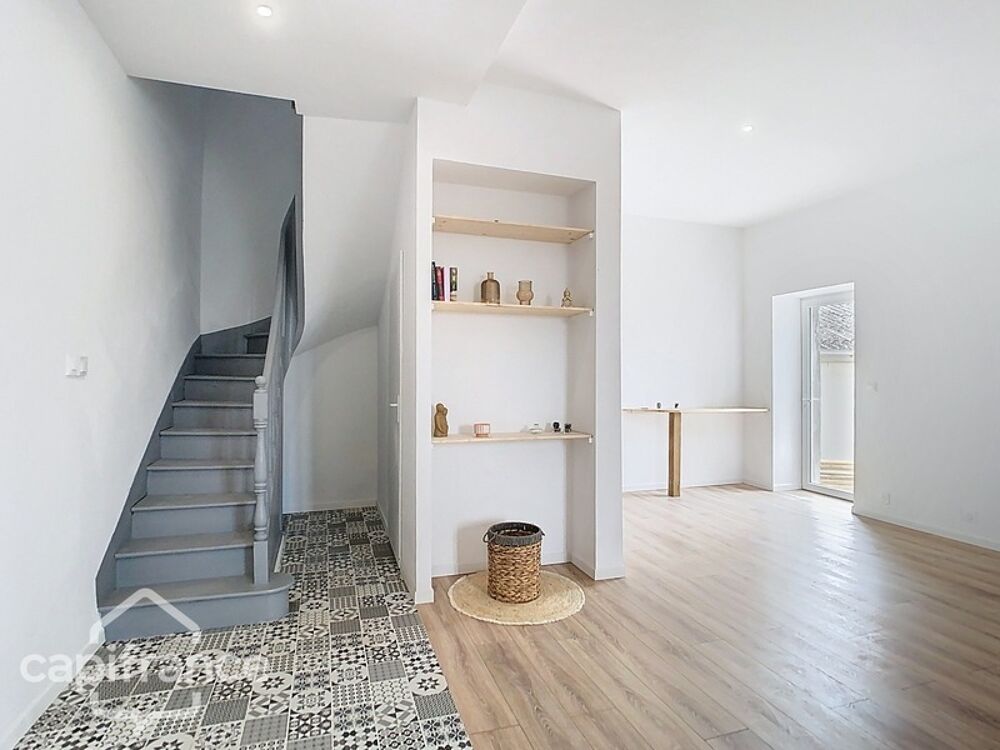 Maison rénovée 7 pièces + studio THOUARS (79)
