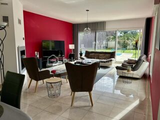  Maison � vendre 8 pi�ces 205 m�