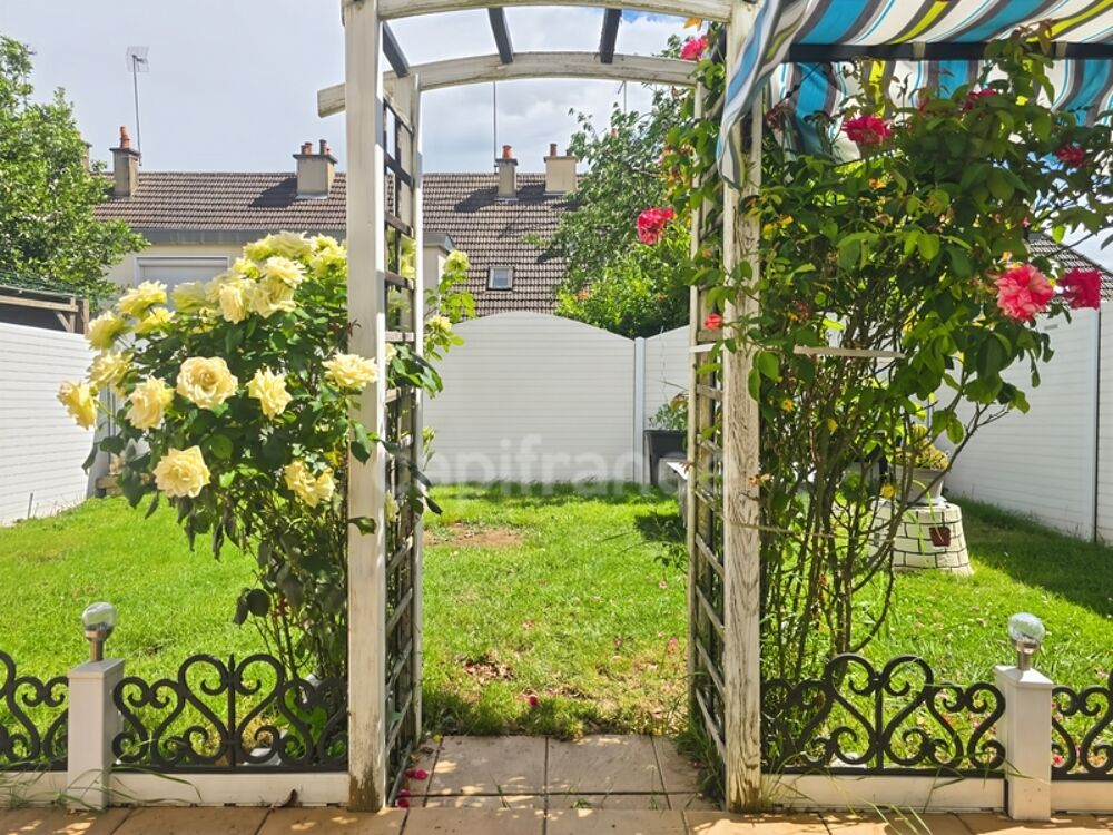 Une belle opportunité entre Les Maillets et Premartine ! Maison familiale de 94 m² idéalement située, qui n'attend plus que votr