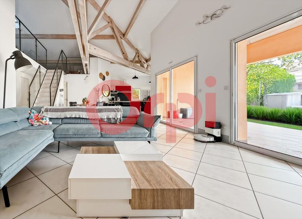 Belle villa de plain-pied avec grand jardin