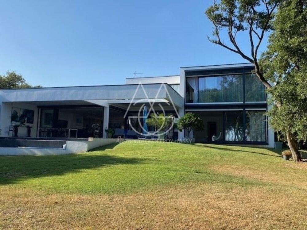 Vente Villa Exceptionnel à proximité de Royan. Villa avec une vue panoramique sur mer Royan