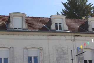  Immeuble à vendre 14 pièces 196 m²