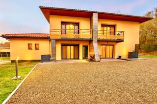  Maison � vendre 8 pi�ces 215 m�