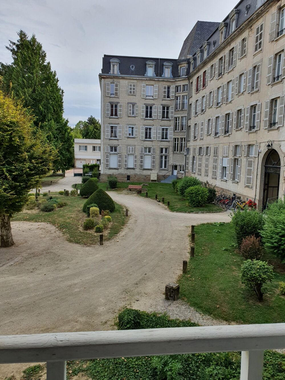 Dpt Vosges (88), à vendre VITTEL - ENSEMBLE de 2 STUDIOS secteur PARC THERMAL