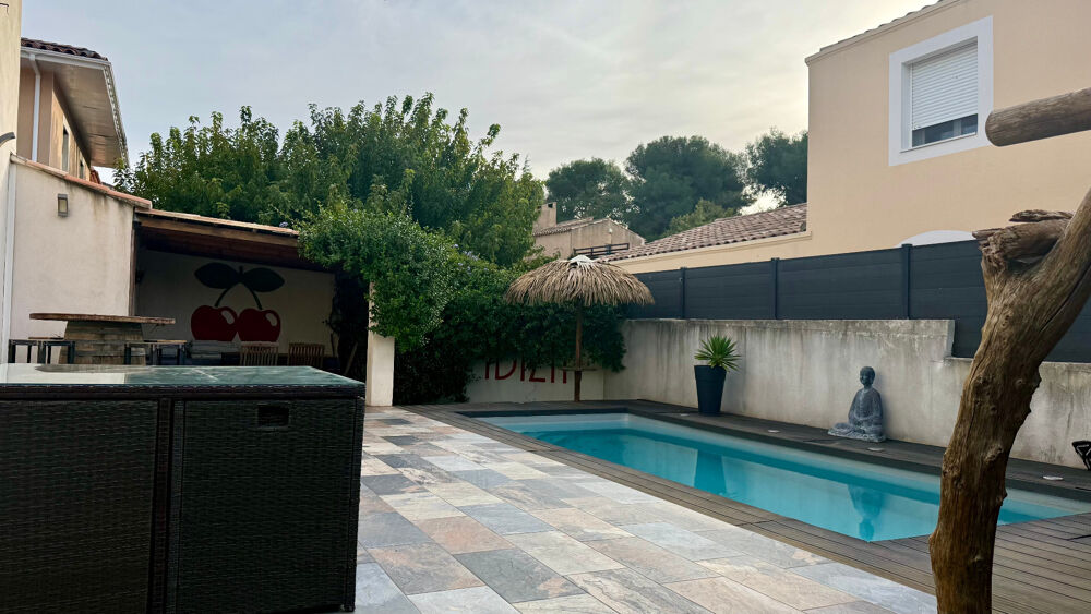 Vente Maison Maison à vendre 4 pièces (3 chambres) MARTIGUES (13) avec jardin piscine et garage Martigues