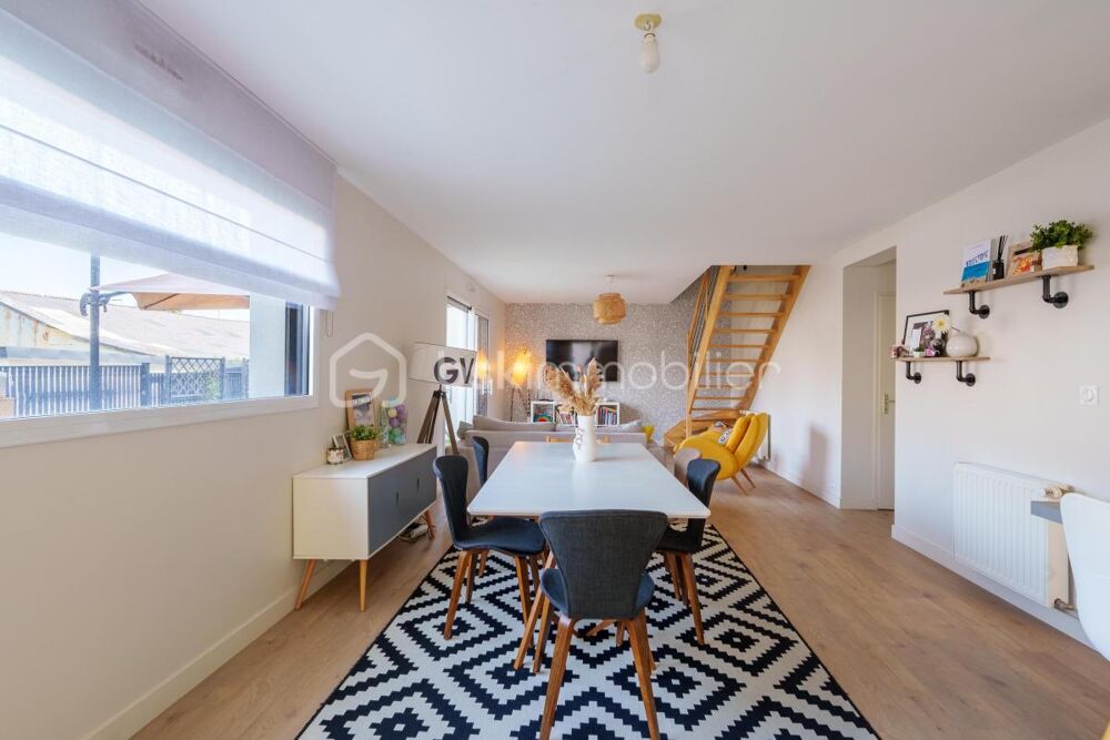 GUIPAVAS  Maison contemporaine de 2015 avec 5 chambres