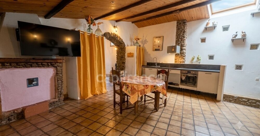 À vendre le boulou(66) Maison T8 en pierre de 190 m²  5 chambres  Appartement indépendant  Proche Espagne  Un potentiel exce
